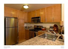 2bd Experience Amazing Value For a Luxur in Mercer Island, WA (Photo 2 of 5)