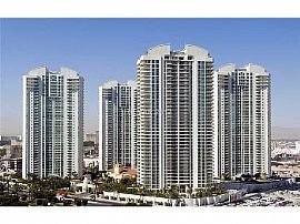 Guard Gated. Turnberry Place Luxury Cond in Las Vegas, NV (Photo 2 of 5)