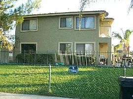 Great 2 Br/ 1 Ba in Nice Multiplex in Hemet, CA