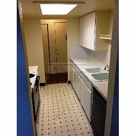 Outst and Ing Condo! Water, Sewer and Ga in Tacoma, WA