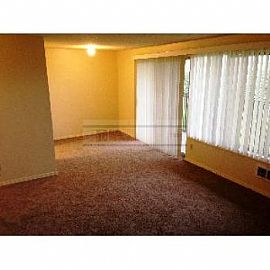 Outst and Ing Condo! Water, Sewer and Ga in Tacoma, WA (Photo 3 of 5)