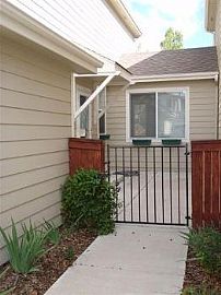 Beautiful 2100 Sqft Foot Townhome - Fini in Denver, CO (Photo 2 of 5)