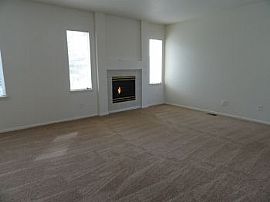 Beautiful 2100 Sqft Foot Townhome - Fini in Denver, CO (Photo 3 of 5)