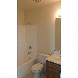 Wonderful 3 Bed/3 Bath House with Den In in American Canyon, CA (Photo 4 of 5)