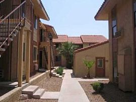 Live Near Transportation, Shopping, Ente in Phoenix, AZ