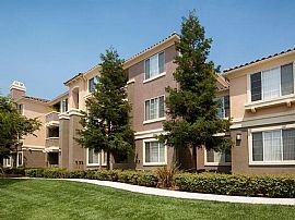 2 Bd/2 Bath Close to Shopping, Highways, in San Jose, CA (Photo 5 of 5)