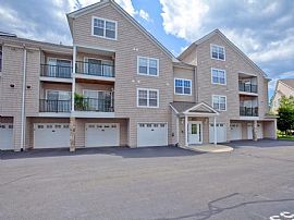 3 Bd/2 Bath 2bed/2bath in New Canaan, Pe in New Canaan, CT (Photo 2 of 5)