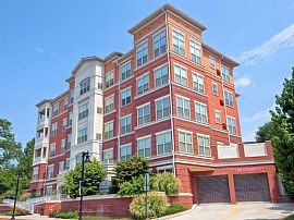 2 Bd/2 Bath Great Location! Washer/ Drye in East Rutherford, NJ (Photo 2 of 5)