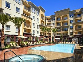 3 Bd/2 Bath Mins to Union Landing Shoppi in Union City, CA