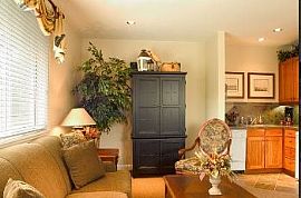 2bd Bainbridge Island: Welcome Home to Y in Bainbridge Island, WA (Photo 3 of 5)