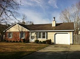 Charming 3 Br Ranch W/fenced Yard Off Of in Havelock, NC
