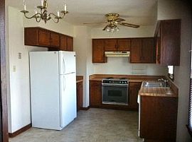 Charming 3 Br Ranch W/fenced Yard Off Of in Havelock, NC (Photo 2 of 5)