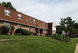 2 Bd/1 Bath Foxwood Manor'S 21 Beautiful in Levittown, PA (Photo 2 of 5)