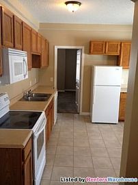 2 Bedroom 1 Bathrom Duplex Near Downtown in Saint Cloud, MN (Photo 4 of 5)