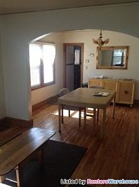 3 Bedroom Duplex - 1 Block From Lake Hia in Minneapolis, MN (Photo 2 of 5)