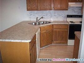 Like New 2bd/1ba Th in White Bear Lake!! in Birchwood, MN (Photo 3 of 5)