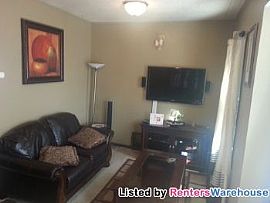 Cozy 2bd/1bh Home in St Paul in Saint Paul, MN (Photo 3 of 5)