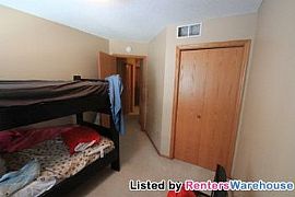 Beautiful Townhome in Champlin in Champlin, MN (Photo 5 of 5)