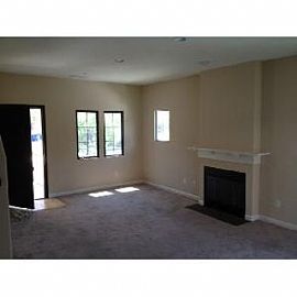 Amazing 3bd/2 5bth Single Family Home in Panorama City, CA (Photo 3 of 5)