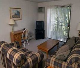 Lowell 2 Bedroom Near All Major Highways in Lowell, MA (Photo 2 of 4)