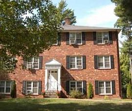 2 Bedroom Near Hwy 10 and Hwy 9. in Keene, NH