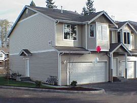3 Bdrm/ 2.5 Bath Townhome, 1 Car Garage in Puyallup, WA