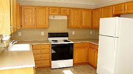 Charming 3 Br W/master Down and Loft in Gastonia, NC (Photo 2 of 5)