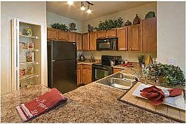 2 Bd/2 Bath Incredible 1x1 with 1024 Sq in Edgewood, FL (Photo 4 of 5)