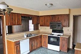 Charming 3 Br Ranch W/fenced Yard in Kir in Hickory Hill, TN (Photo 5 of 5)