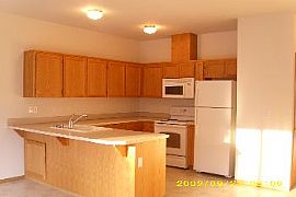 Looking For a Spacious 2bed/2.5 Bath Tow in Puyallup, WA