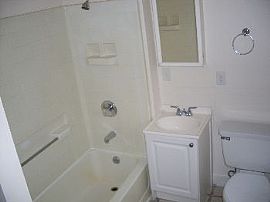 2bd, 1bth - Left Unit- Util Incld Except in Edgewood, WA (Photo 4 of 5)