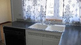 Montclair Bungalow in Aurora, CO (Photo 2 of 5)