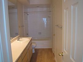 2 Bd/2 Bath Charming One Bedroom W/study in Houston, TX (Photo 4 of 5)