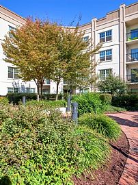 2 Bd/2 Bath Enjoy All The Best of North in Glen Cove, NY