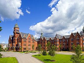 3 Bd/2 Bath Danvers 3 Bed with Gourmet Kit in Danvers, MA (Photo 2 of 5)