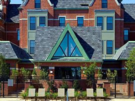 3 Bd/2 Bath Danvers 3 Bed with Gourmet Kit in Danvers, MA (Photo 4 of 5)