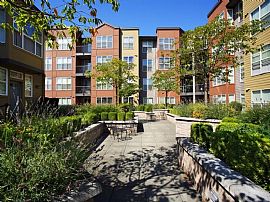 2 Bd/1 Bath On-Site Retail and Easy Acce in Adelaide, WA (Photo 4 of 5)