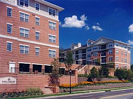 2 Bd/2 Bath in Home Washer/ Dryers  and Pe in Edgewater, NJ (Photo 2 of 5)