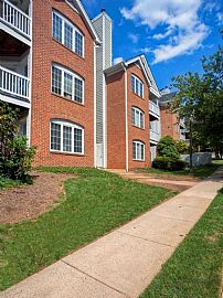 2 Bd/2 Bath Mins to Downtown and George Ma in Fairfax, VA (Photo 2 of 5)