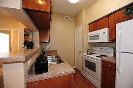 2 Bd/2 Bath Extra Storage on Balcony! Co in Dallas, TX (Photo 5 of 5)