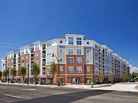 2 Bd/2 Bath Spring Forward with Avalon N in Norwalk, CT (Photo 3 of 5)