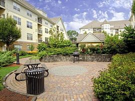 0 Bd/1 Bath Heated Outdoor Pool! On-Site in Boston College, MA (Photo 4 of 5)