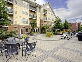 0 Bd/1 Bath Heated Outdoor Pool! On-Site in Boston College, MA (Photo 5 of 5)