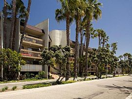 2 Bd/2 Bath Located on The Marina with I in Marina del Rey, CA