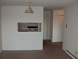 1 Bd/1 Bath Easy Access to Boston Via Pu in Beachmont, MA (Photo 2 of 5)