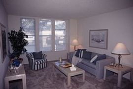 2 Bd/1 Bath 1 Bed in Pacifica.  Located in Pacifica, CA (Photo 3 of 5)