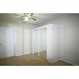 3bd/2ba End Unit Villa W/gated Courtyard in Greenacres, FL (Photo 5 of 5)