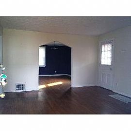 Cute 3 Bedroom Bungalow in Florence! in Devon, KY (Photo 2 of 5)