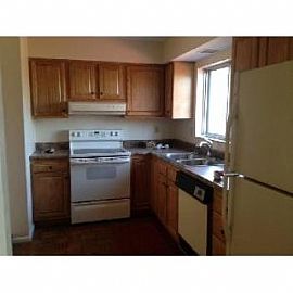 Bi-Level with Pool in Maderia! in Cincinnati, OH (Photo 5 of 5)