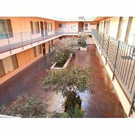 Spacious 2+1 1/2 Condo in Downtown Long in Long Beach, CA (Photo 5 of 5)